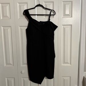 Elegant Black One-Shoulder Dress